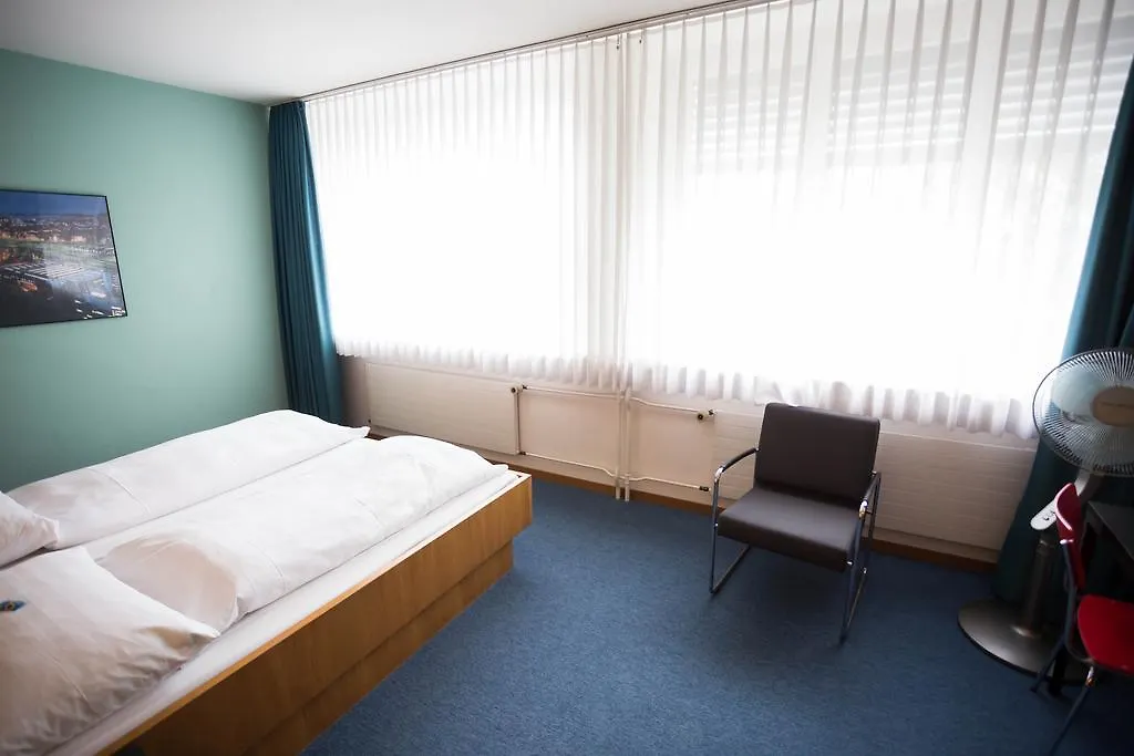 X-Tra Hotel Zurich 3*,