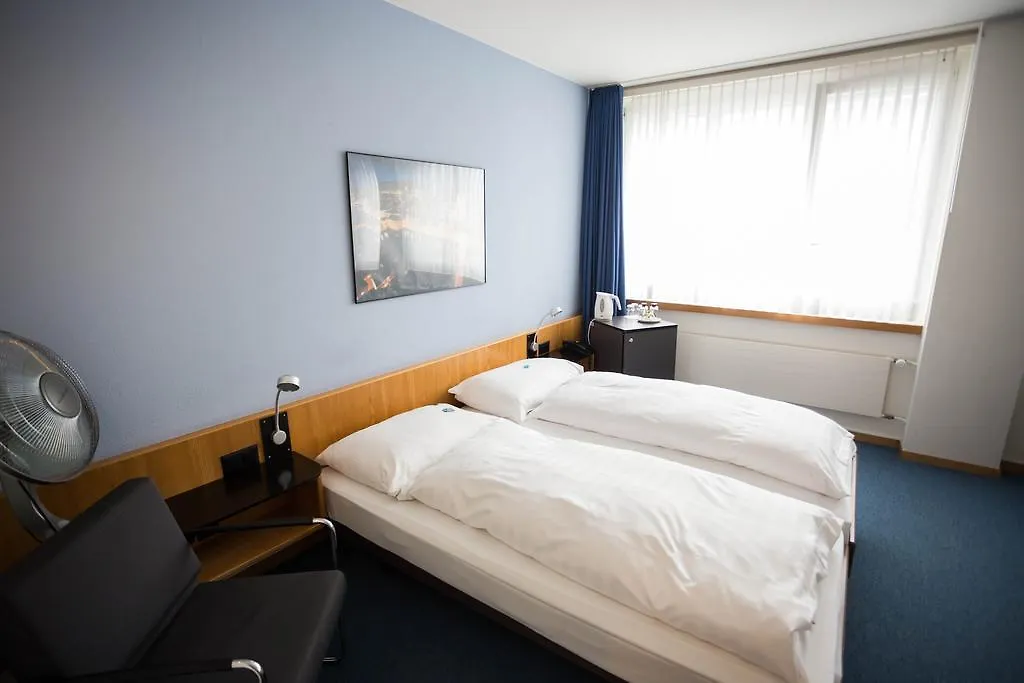 X-Tra Hotel Zurich 3*,